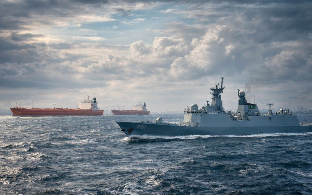 Pakistan Navy Escorts Oil Tankers from Fujairah to Karachi