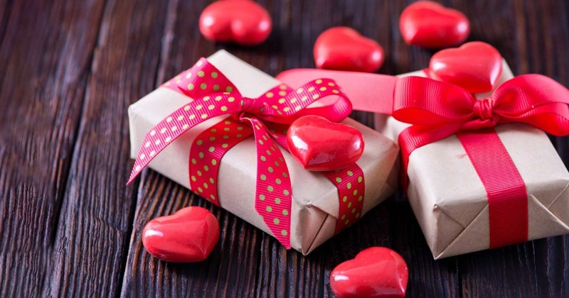 Valentine’s Day Gift Ideas for Women: 10 Thoughtful Picks She’ll Love