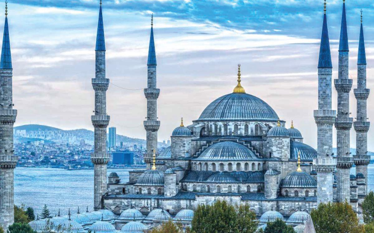 Most Beautiful Mosques in the World: 6 That Will Leave You in Awe