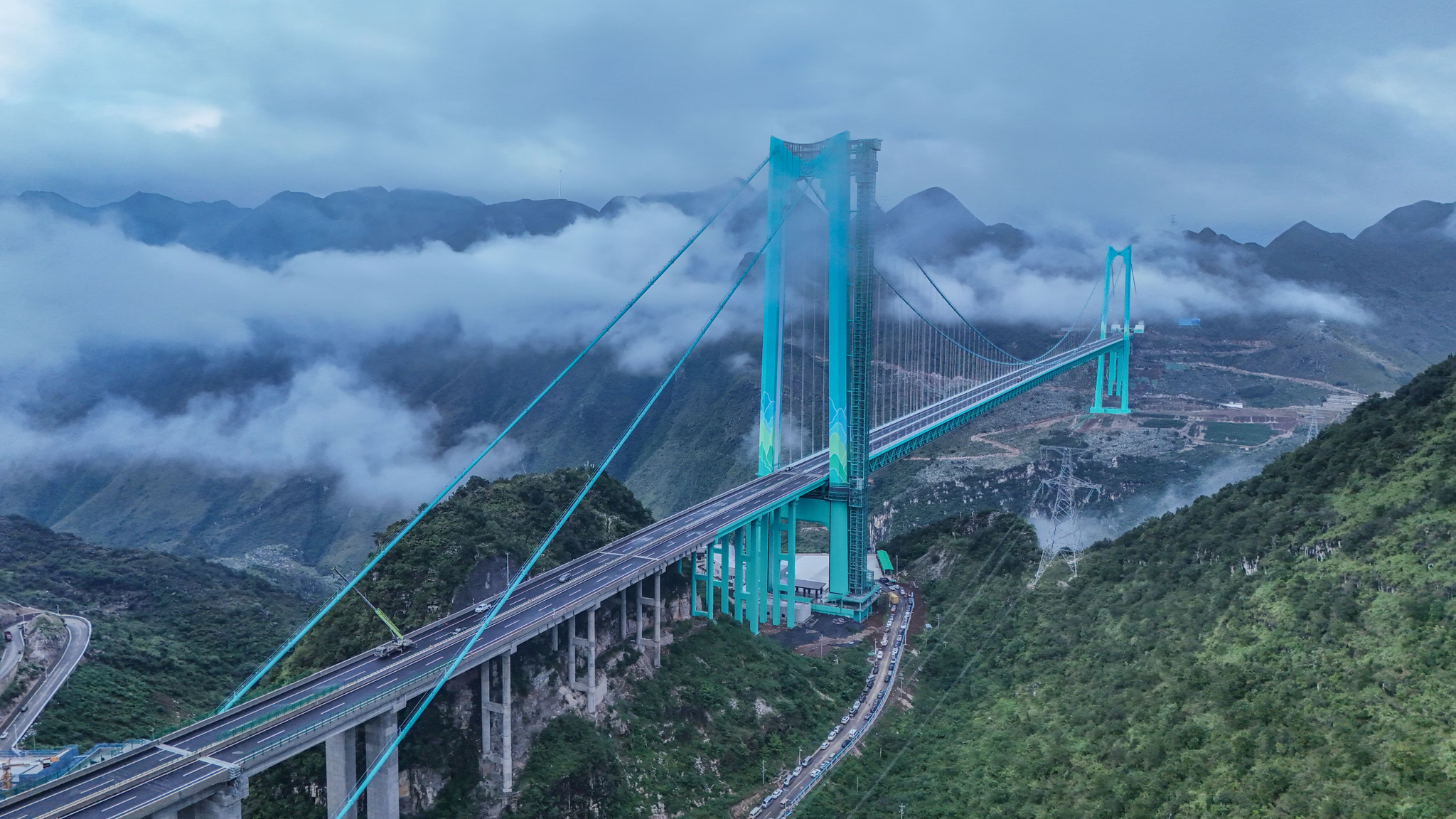 Inside China’s Huajiang Grand Canyon Bridge: The World’s Highest Bridge