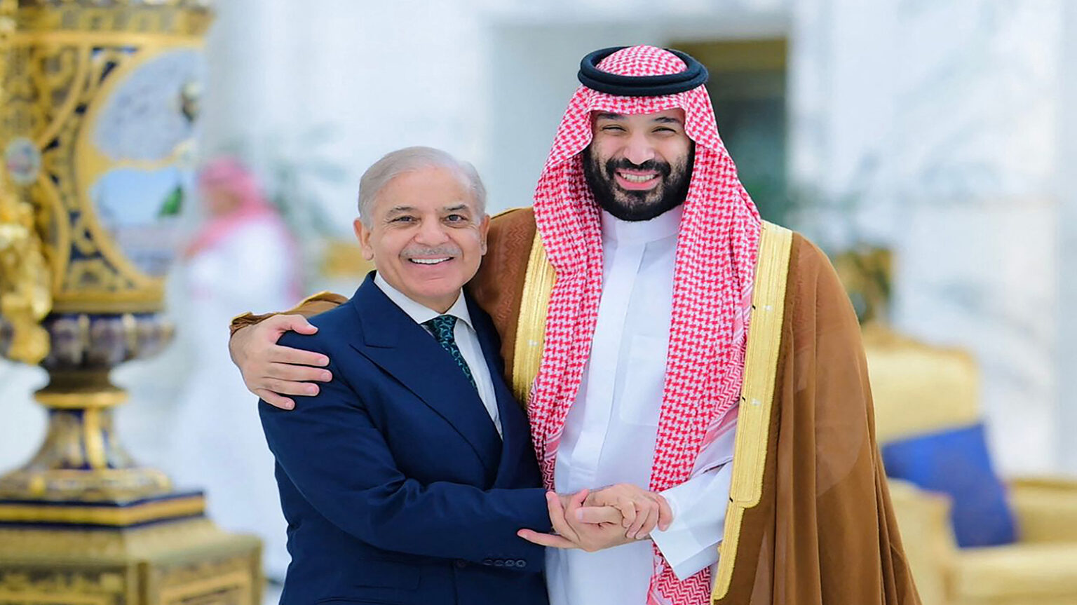 Shehbaz Sharif Meets Saudi Crown Prince in Jeddah to Push US-Iran Peace Talks