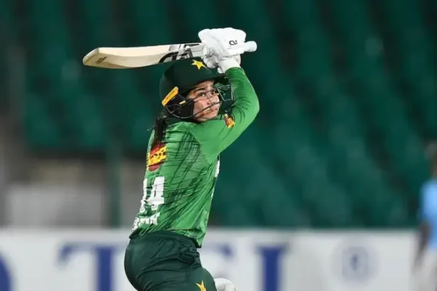 Fatima Sana Smashes Fastest Women's T20I Fifty Record in 15 Balls