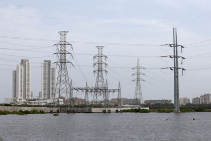 Pakistan Telecom Towers Shift to Solar Amid Power Crisis